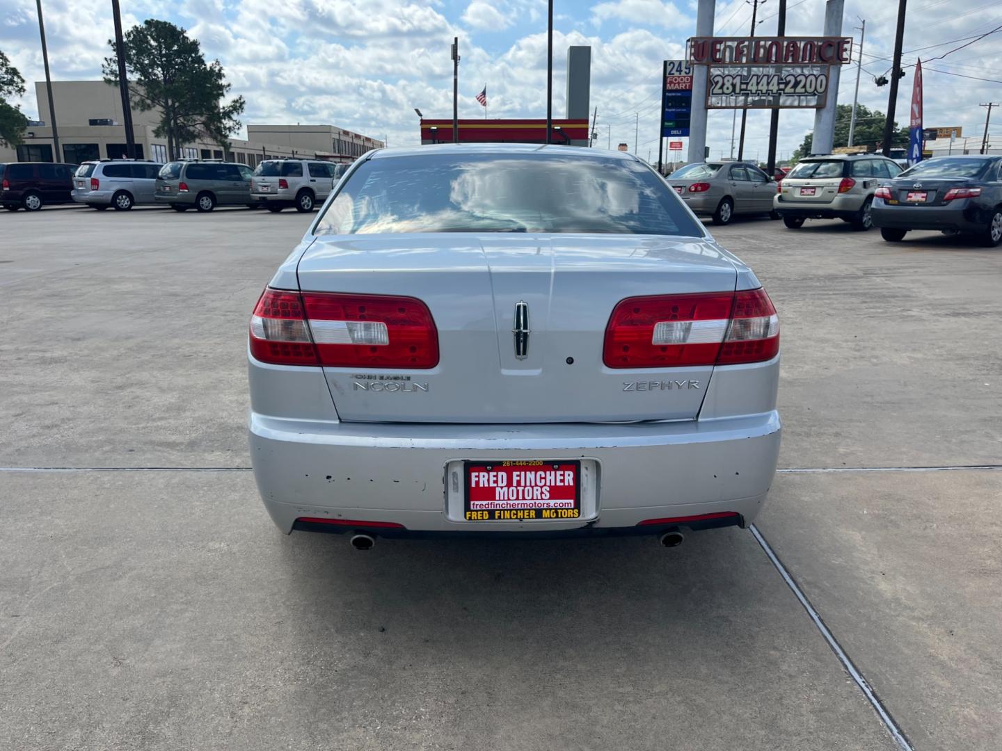 2006 SILVER /gray Lincoln Zephyr Base (3LNHM26146R) with an 3.0L V6 DOHC 24V engine, 6-Speed Automatic Overdrive transmission, located at 14700 Tomball Parkway 249, Houston, TX, 77086, (281) 444-2200, 29.928619, -95.504074 - Photo#5